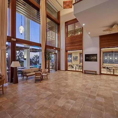 Secrets Lanzarote Szálloda Puerto Calero